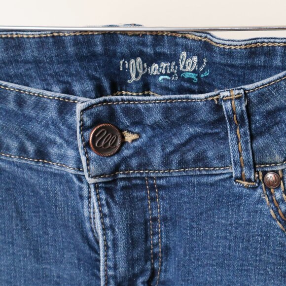 Women's Wrangler Jeans - Picture 2 of 11